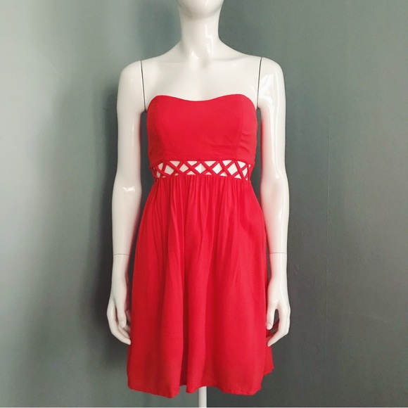 Strapless Cutout Tunic Top in Red | Size S - Picture 1 of 5